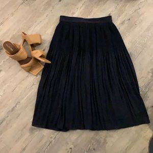 Pleated Flowy Navy Blue Skirt, Lined H&M Size 4